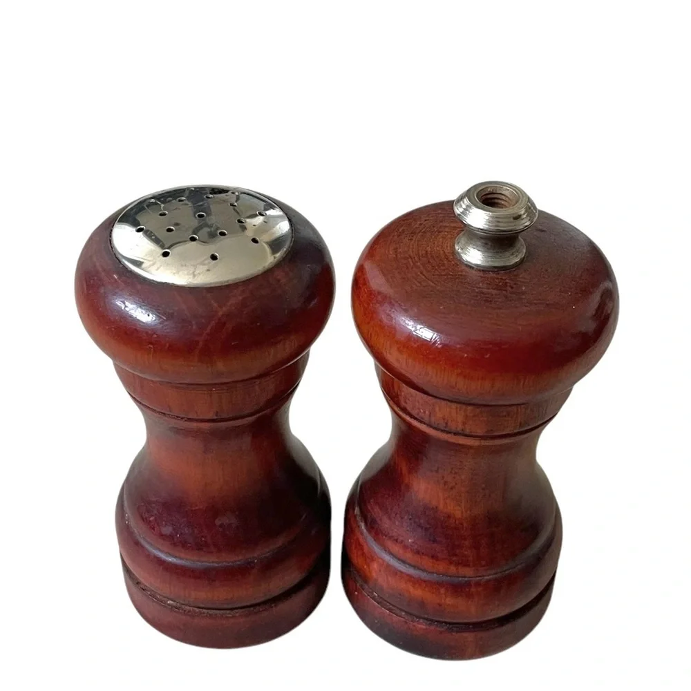 BARIBOCRAFT Canada Vintage Wooden Salt Shaker & Pepper Grinder